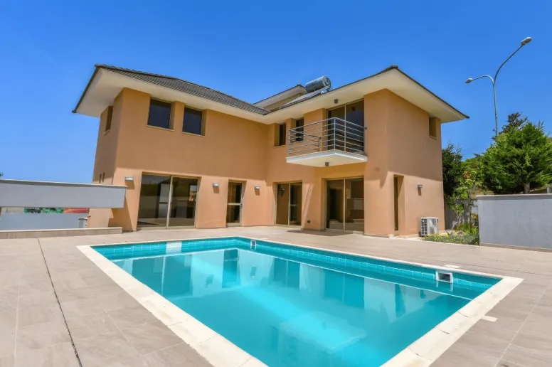 4 bedroom villa in St Raphael, Pyrgos, Limassol