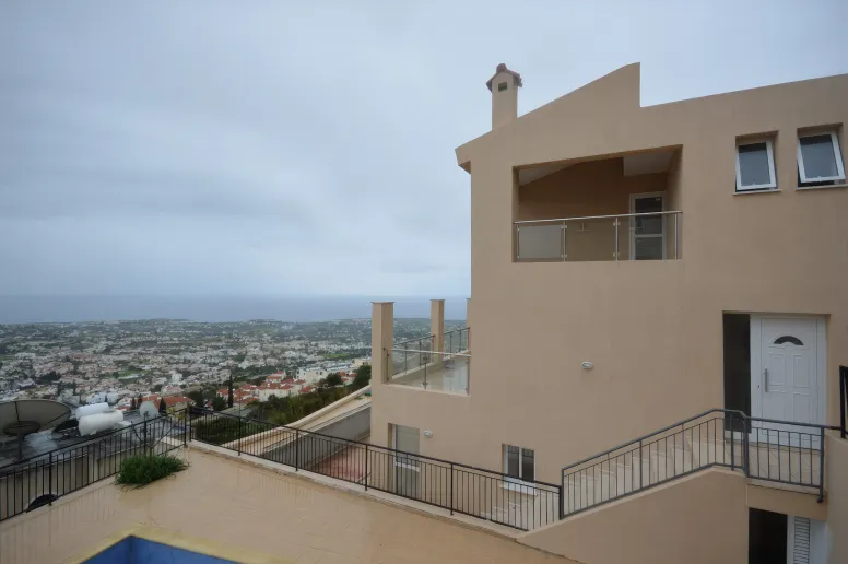 6 bedroom villa in Peyia, Paphos