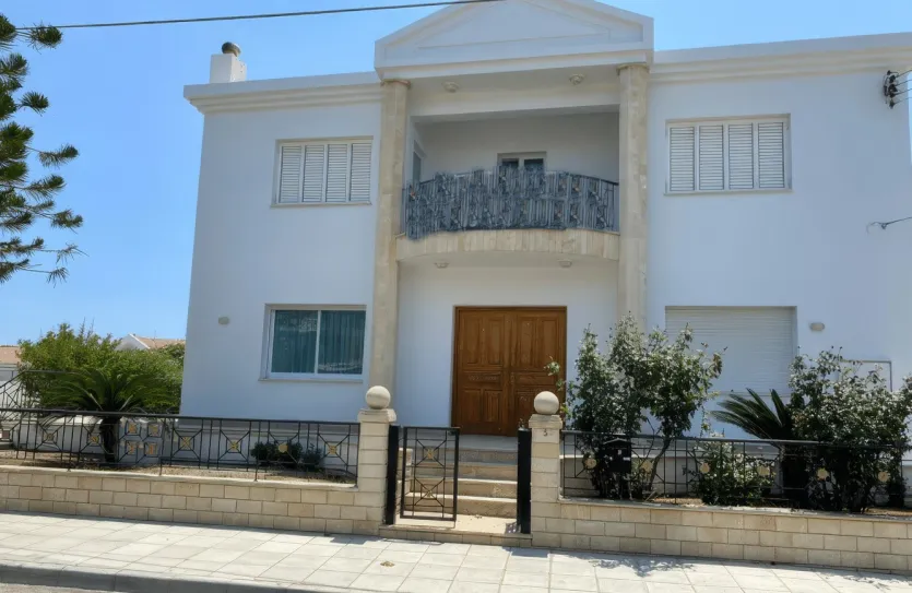 4-bedroom villa for rent - 14720