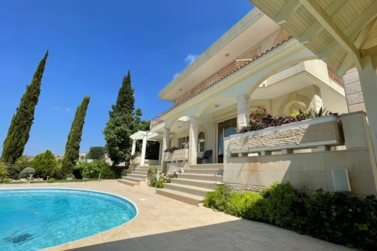 5 bedroom villa in Agios Tychonas, Limassol