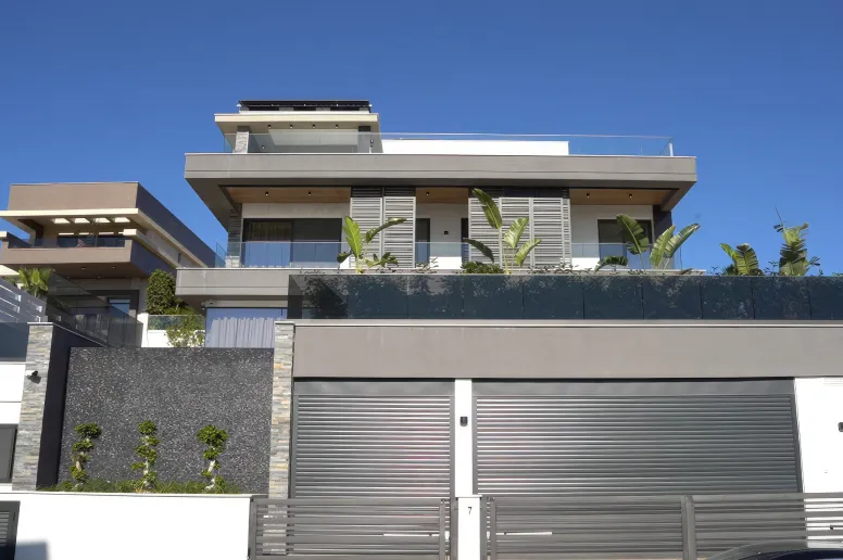 6 bedroom house in Agios Athanasios, Limassol