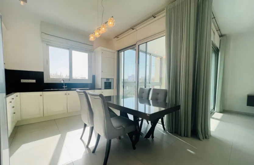 3-bedroom apartment for sale - 15383