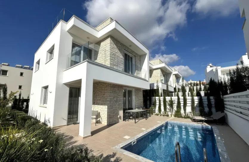 3-bedroom villa for rent - 15955