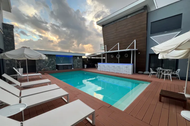 6 bedroom house in Kolossi, Limassol