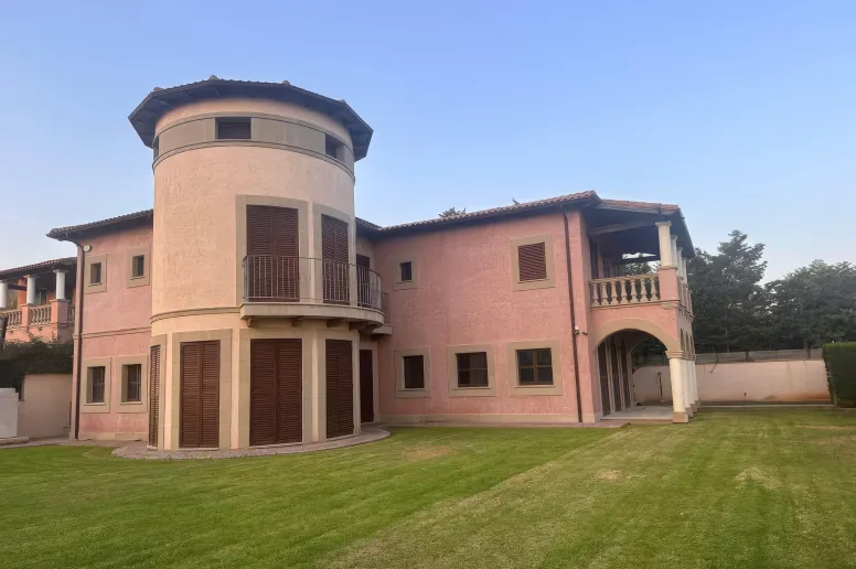 6 bedroom villa in Pyrgos, Limassol