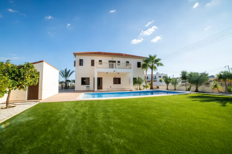 4 bedroom house in Agios Athanasios, Limassol