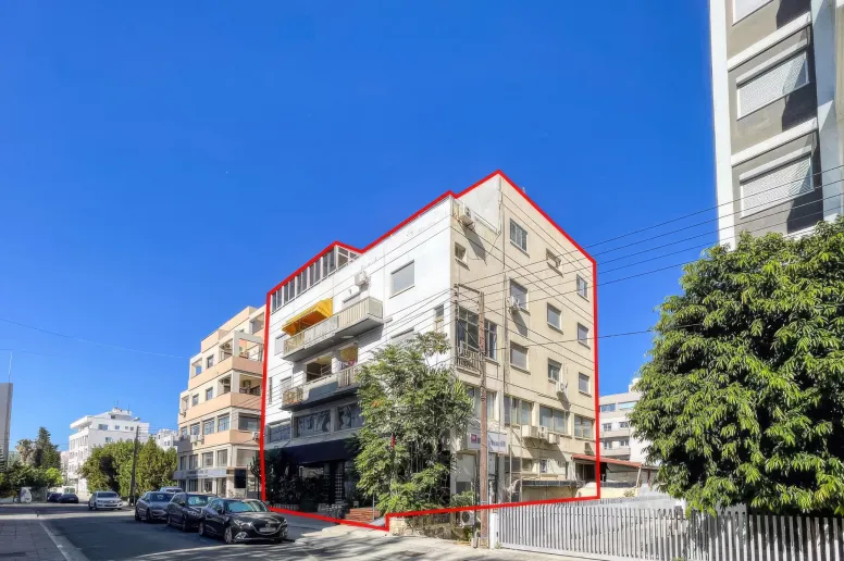 Building in Agioi Omologites, Nicosia
