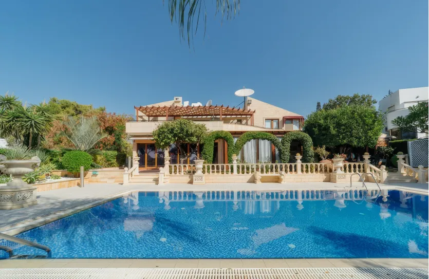 8-bedroom villa for sale - 11680