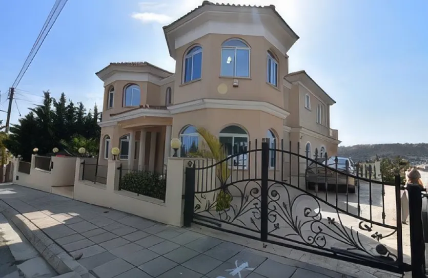 Дом с 5-ю спальнями продажа - 12976