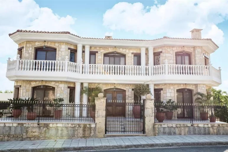 6 bedroom villa in Agia Fyla, Limassol - 13071