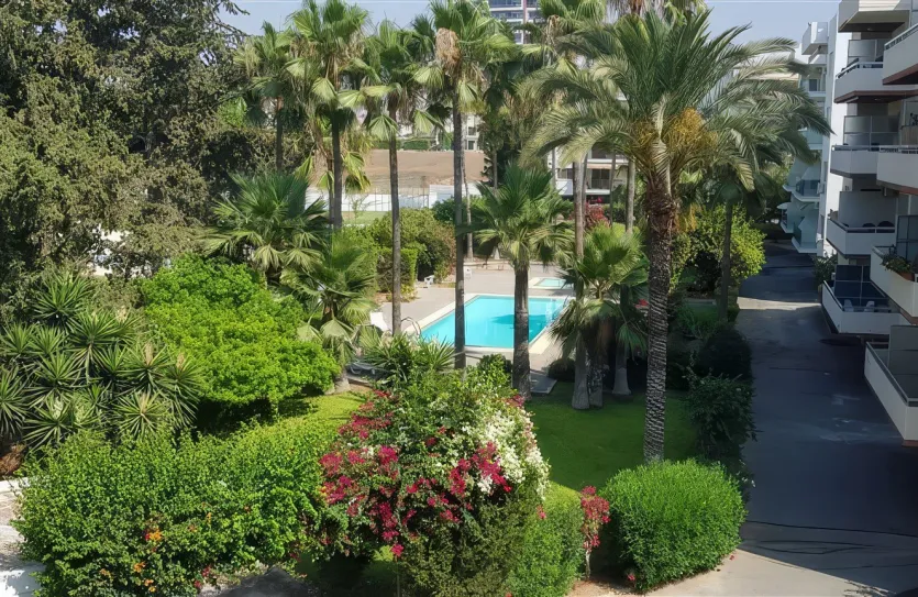 4-bedroom apartment for sale - 13319