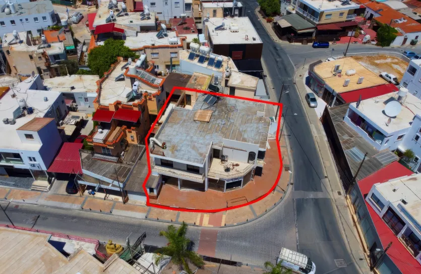Building for sale - 13680