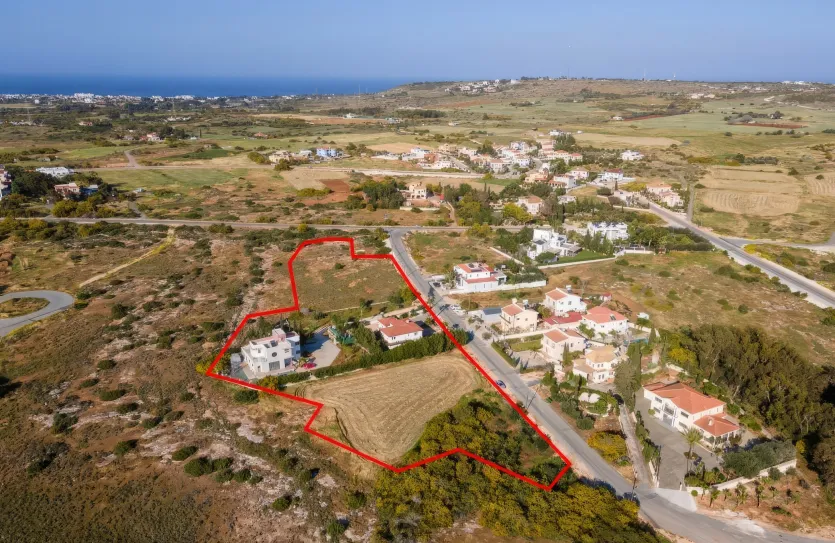Land for sale - 13672