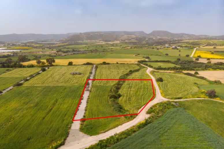 Land in Maroni, Larnaca