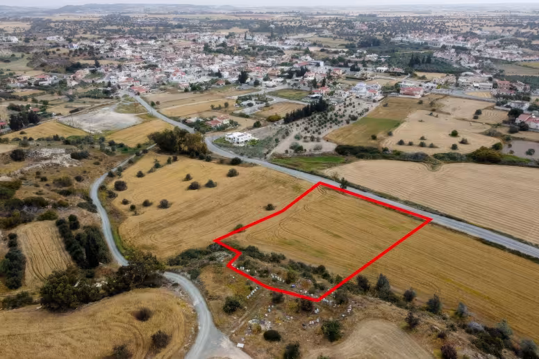 Land in Larnaca, Mazotos