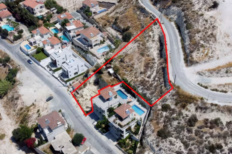 Residential plot in Agios Tychonas, Limassol