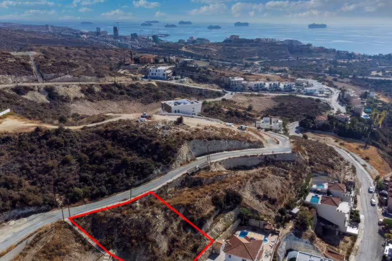Plot in Agios Tychonas, Limassol