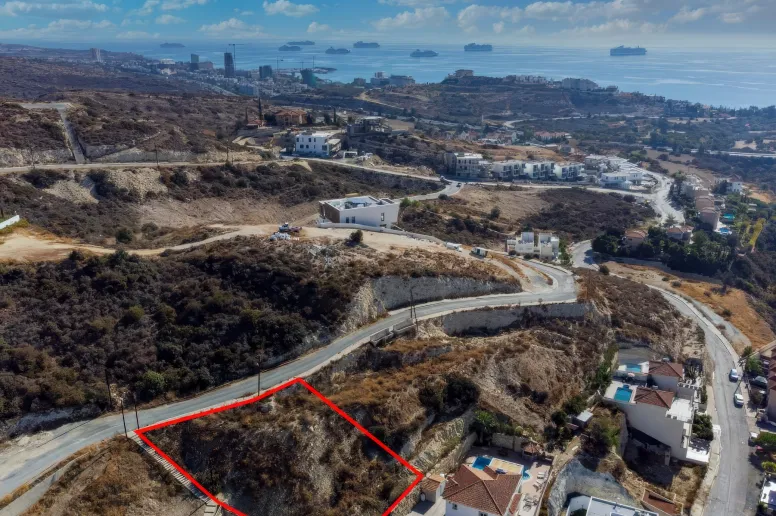 Участок в Агиос Тихонас, Лимассол