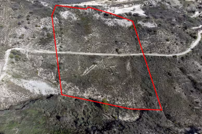 Land in Paphos, Trachypedoula