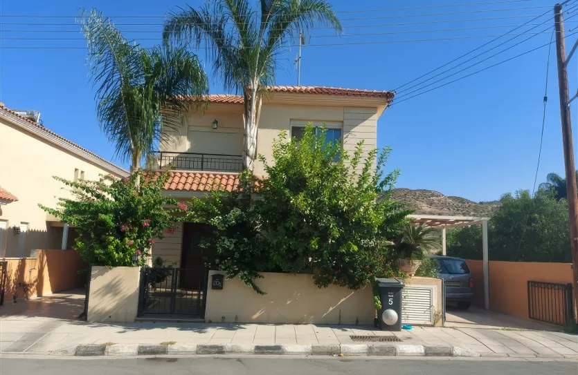 Дом с 4-мя спальнями продажа - 13840