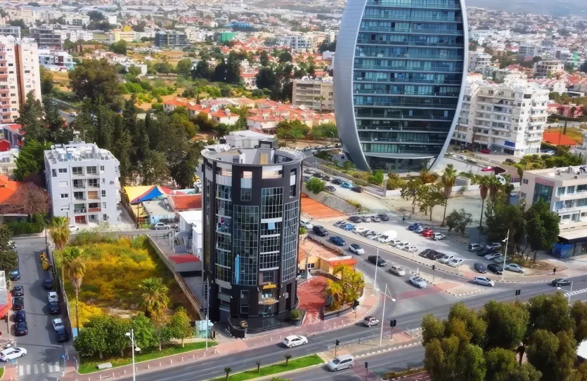 Building for sale - 13941