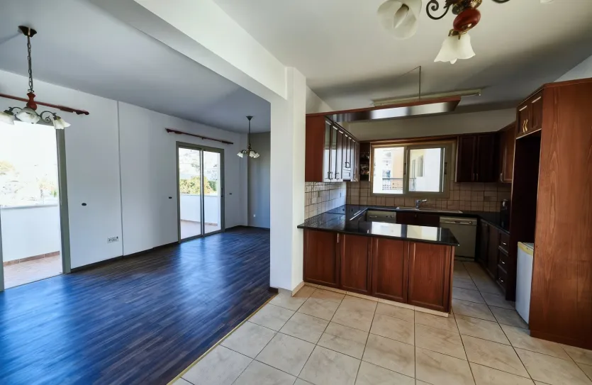 3-bedroom apartment for sale - 13952