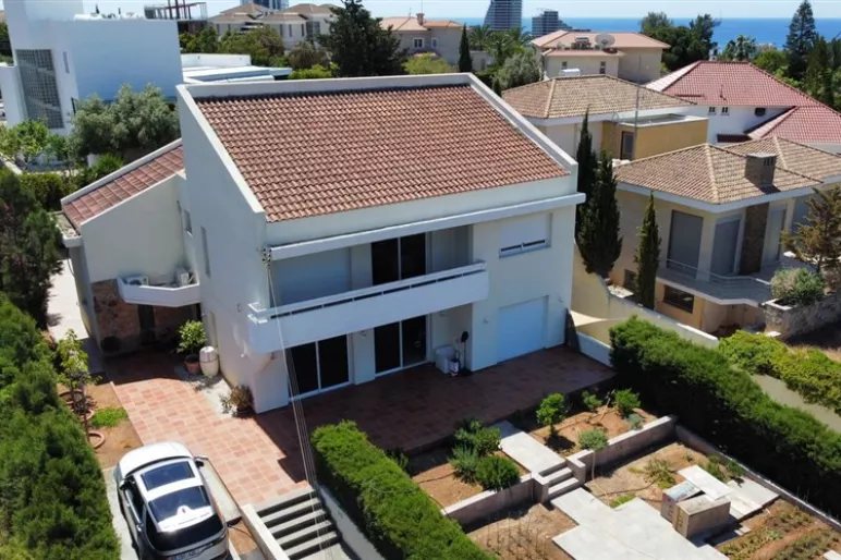 6 bedroom villa in Germasogeia, Limassol - 14036
