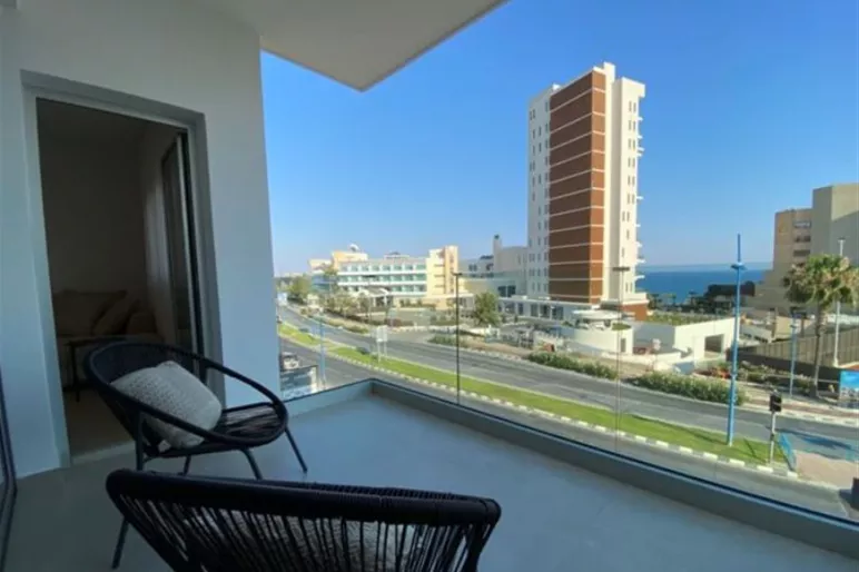 Apartment in Agios Tychonas, Limassol - 14260