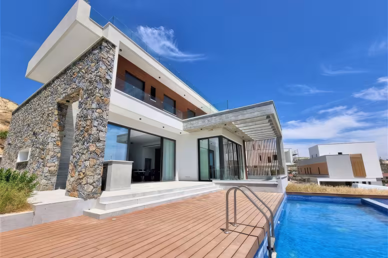4 bedroom villa in Agios Tychonas, Limassol