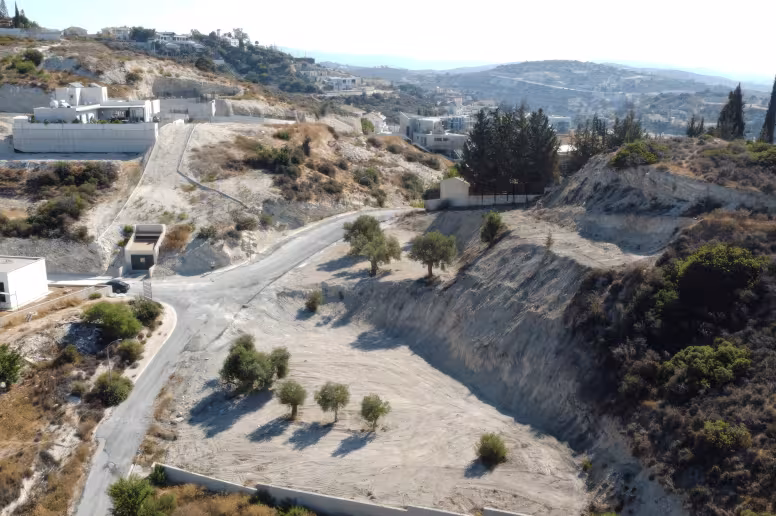 Residential plot in Agios Tychonas, Limassol