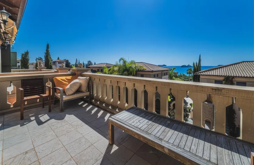 Квартира с 3-мя спальнями продажа - 14057