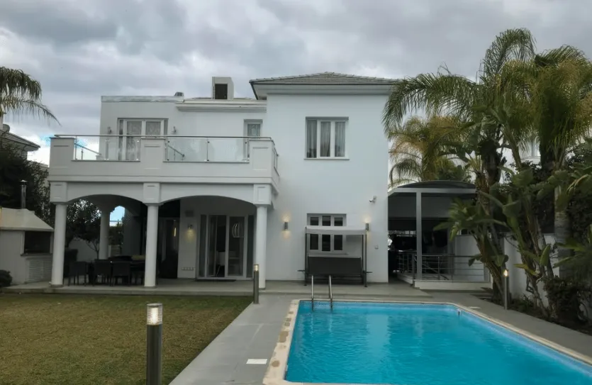 5-bedroom villa for rent - 14548