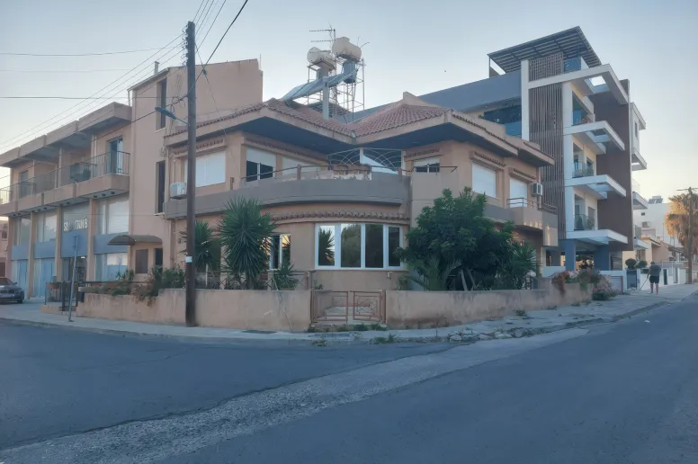 House in Mesa Geitonia, Limassol - 14796