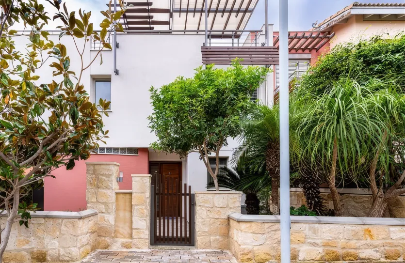 4-bedroom villa for rent - 13355