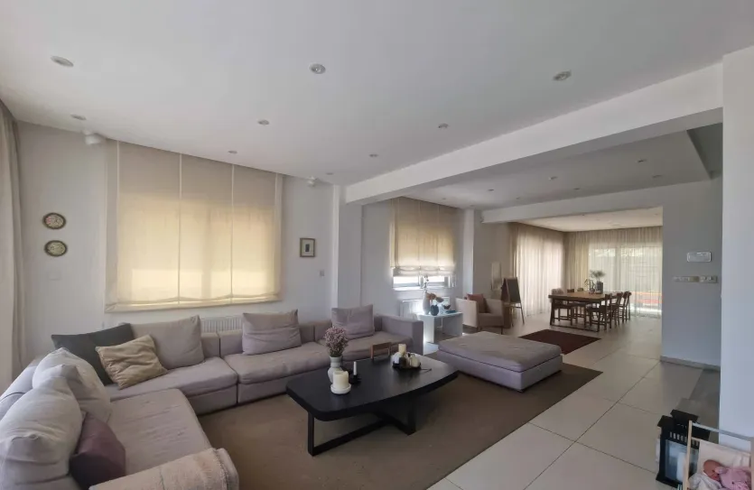 4-bedroom villa for rent - 14877