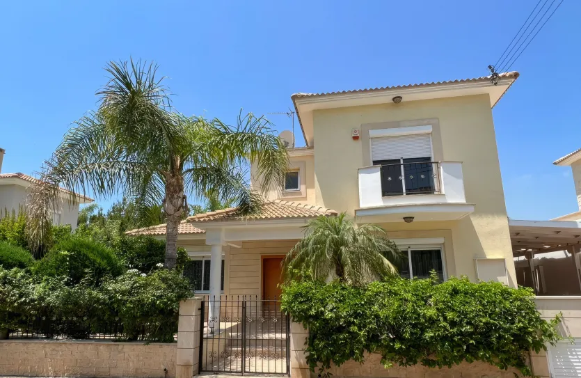3-bedroom villa for rent - 13783