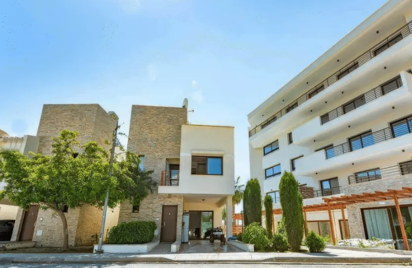 3-bedroom townhouse - 15022, photo 3