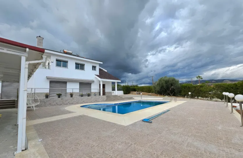 5-bedroom villa for rent - 15268