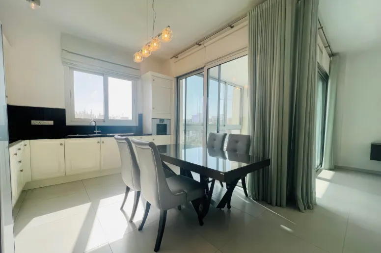 Квартира в Агиос Тихонас, Лимассол