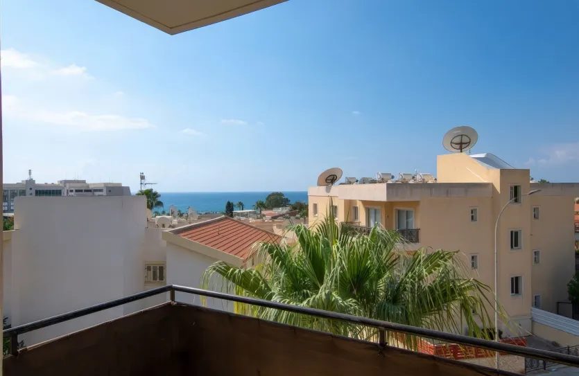 Квартира с 2-мя спальнями продажа - 15530