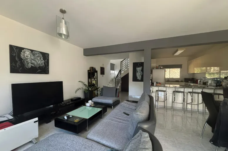 Дом в Агиос Тихонас, Лимассол