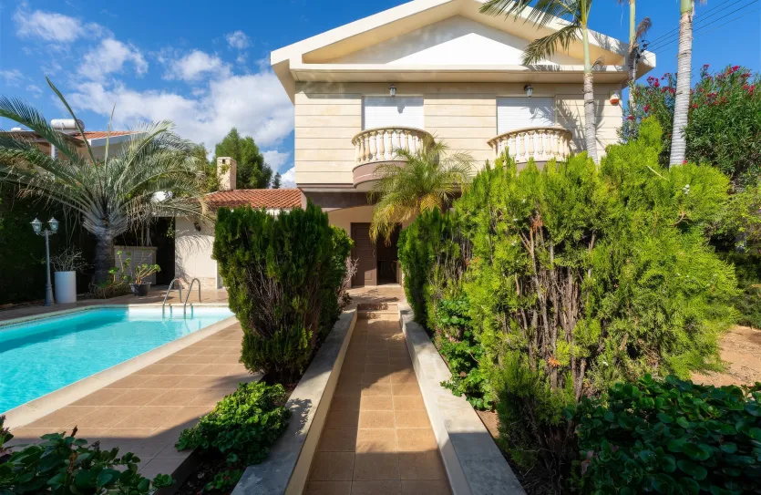 Дом с 4-мя спальнями продажа - 15978