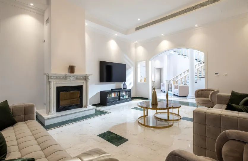 6-bedroom villa for rent - 16225