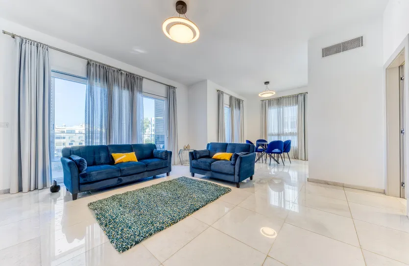 Апартамент с 2-мя спальнями аренда - 16256