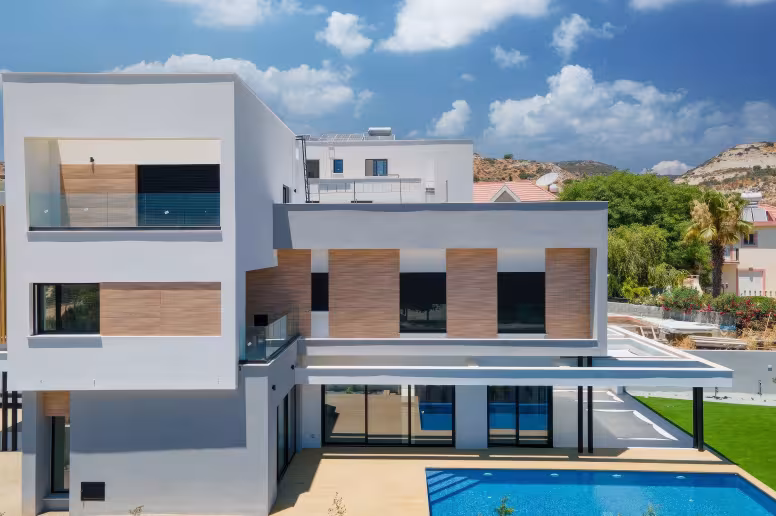 5 bedroom villa in Agios Tychonas, Limassol