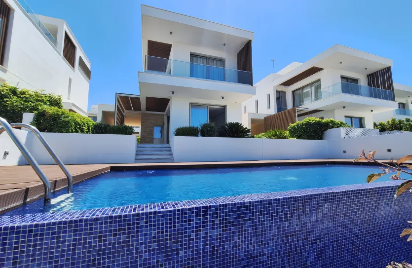 Дом с 4-мя спальнями продажа - 16748