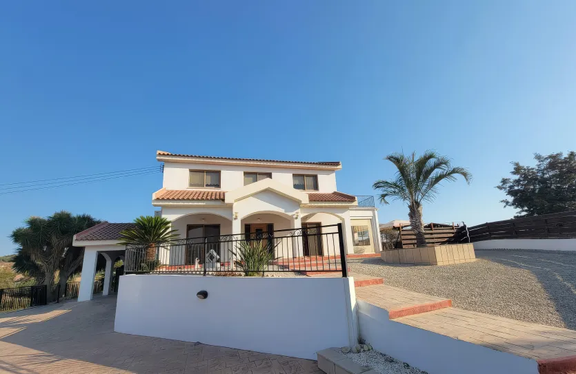 Дом с 3-мя спальнями продажа - 16838