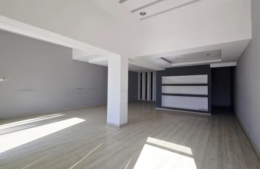 Shop for rent - 17714