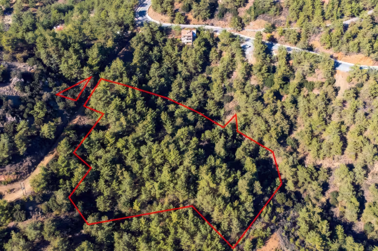 Residential plot in Larnaca, Vavatsinia