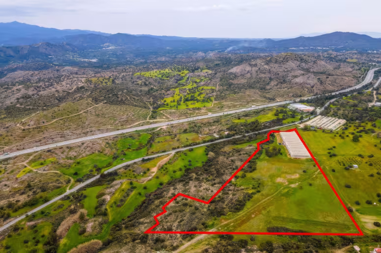 Agricultural land in Larnaca, Kornos